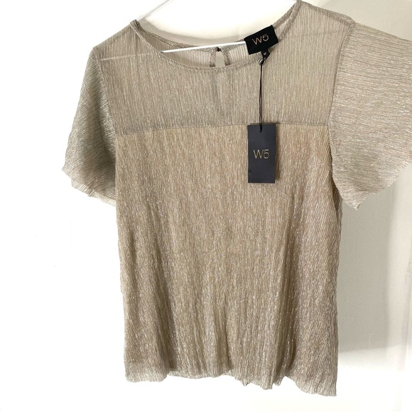 W5 Neutral Gold Shimmer Pleated Flutter Sleeve Blouse NWT - Picture 2 of 7